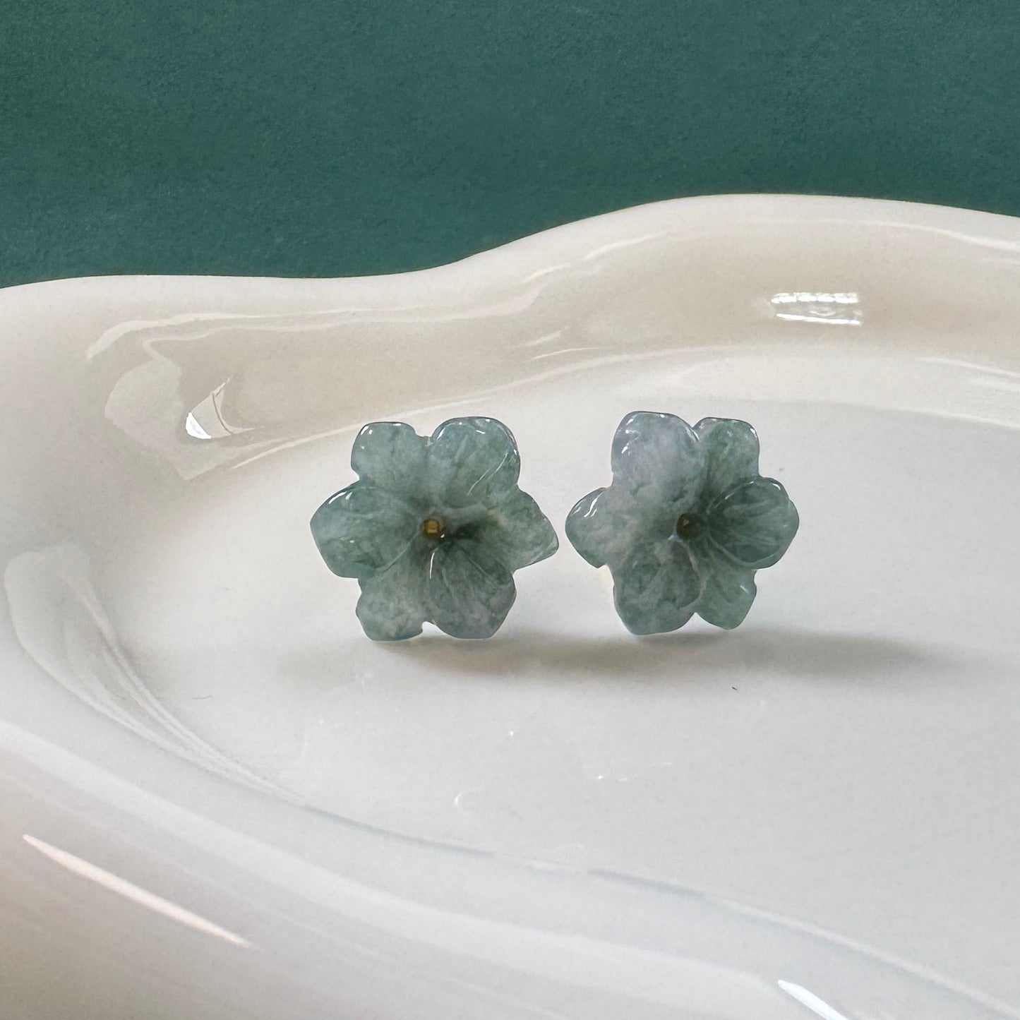 Bloom III Jadeite Earstuds