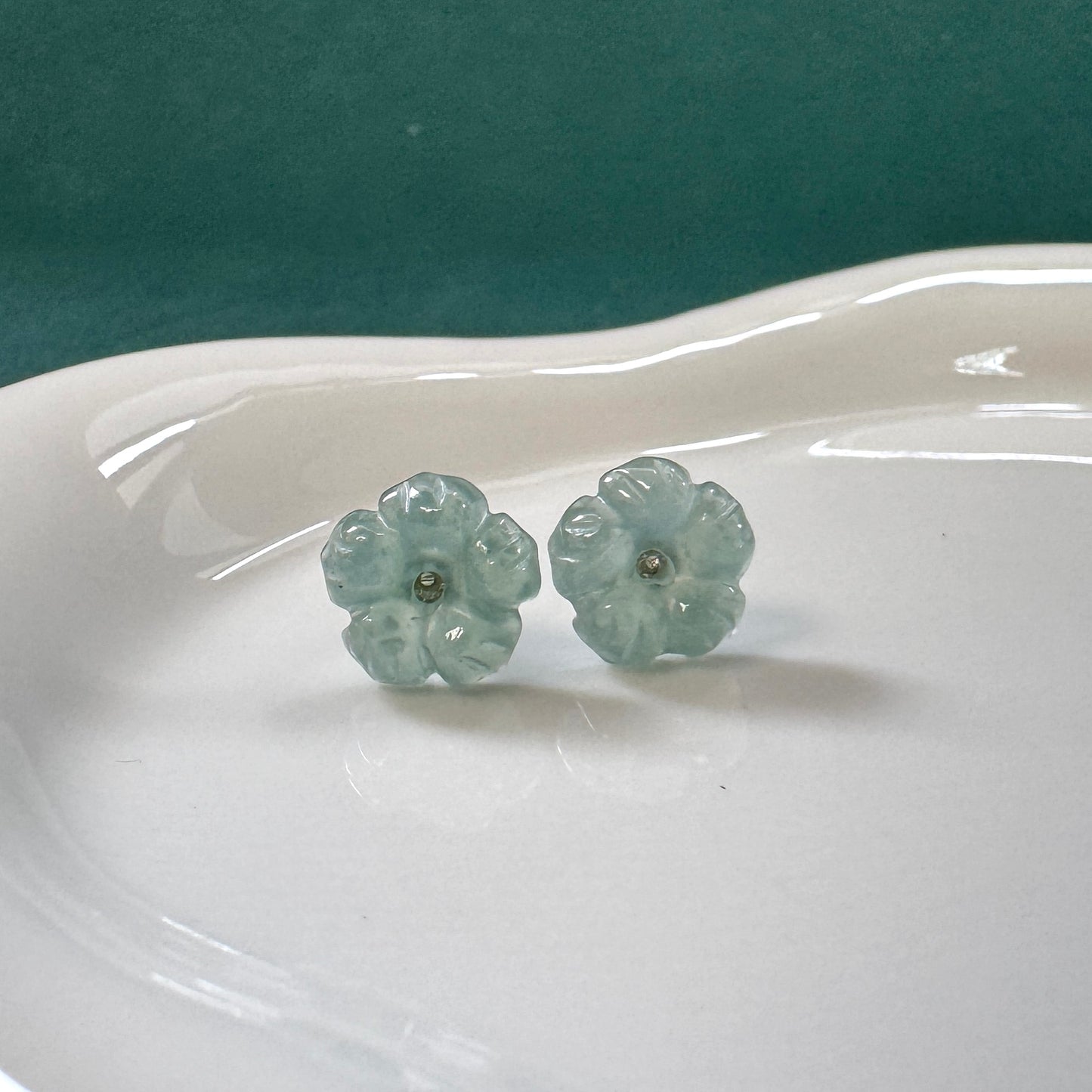 Bloom IV Jadeite Earstuds