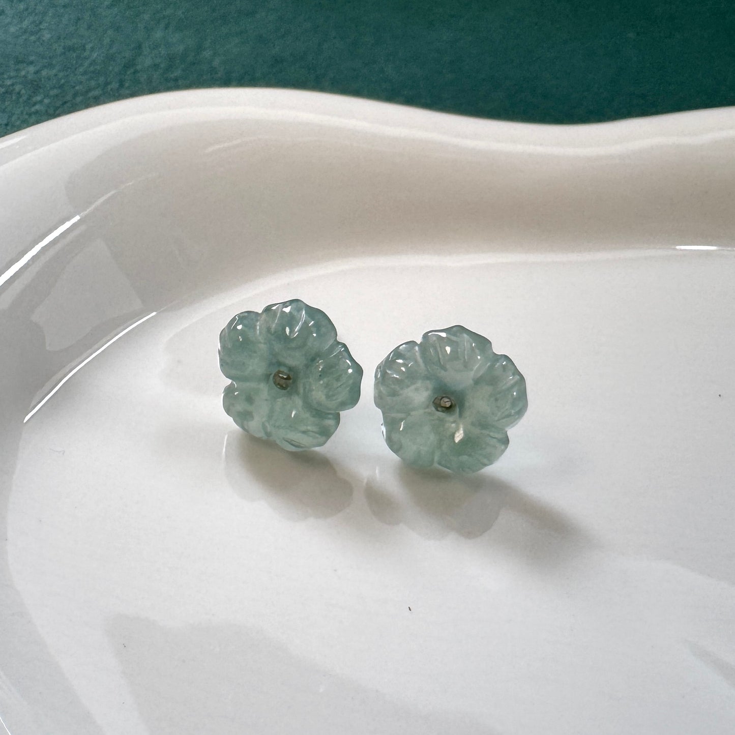 Bloom IV Jadeite Earstuds