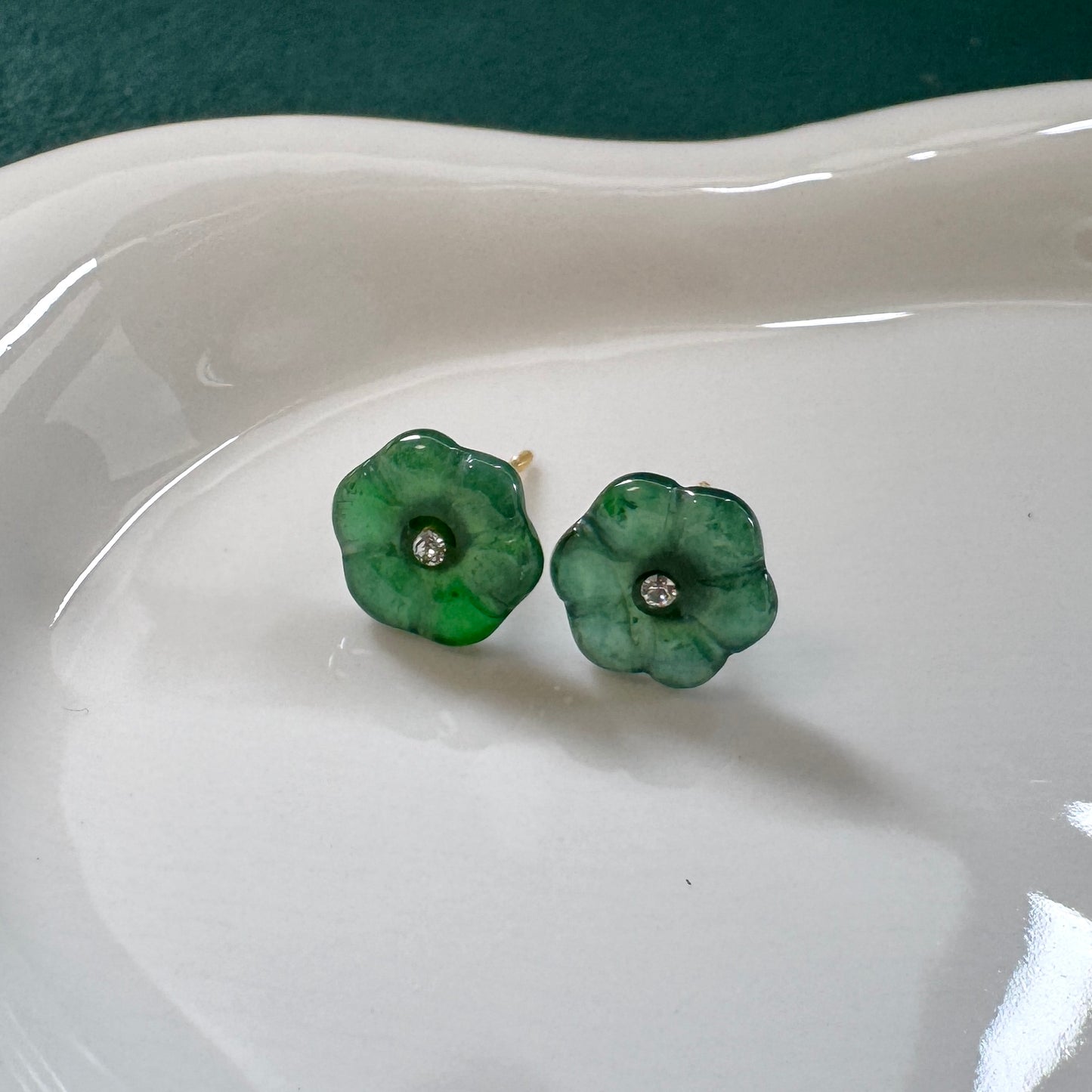 Bloom V Jadeite Earstuds