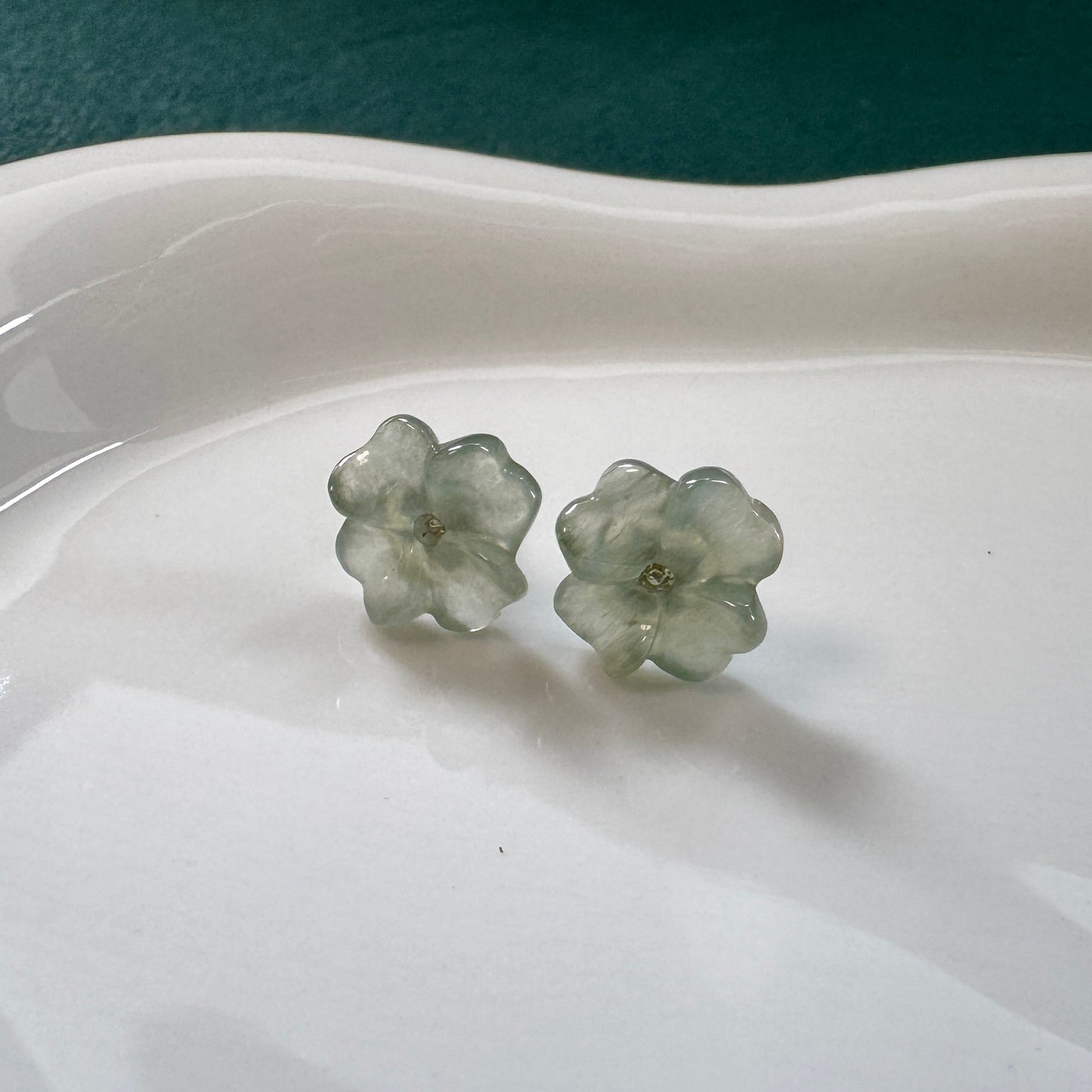 Bloom VI Jadeite Earstuds