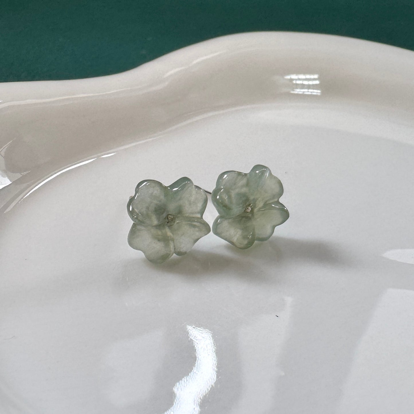 Bloom VI Jadeite Earstuds