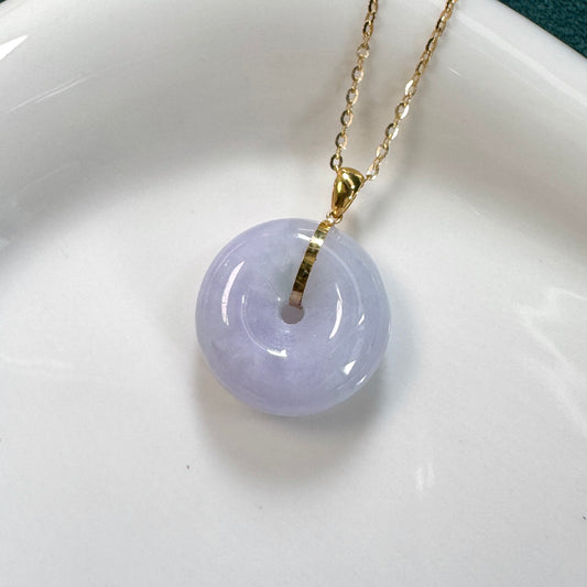 18k Gold Lavender Jadeite Doughnut Pendant