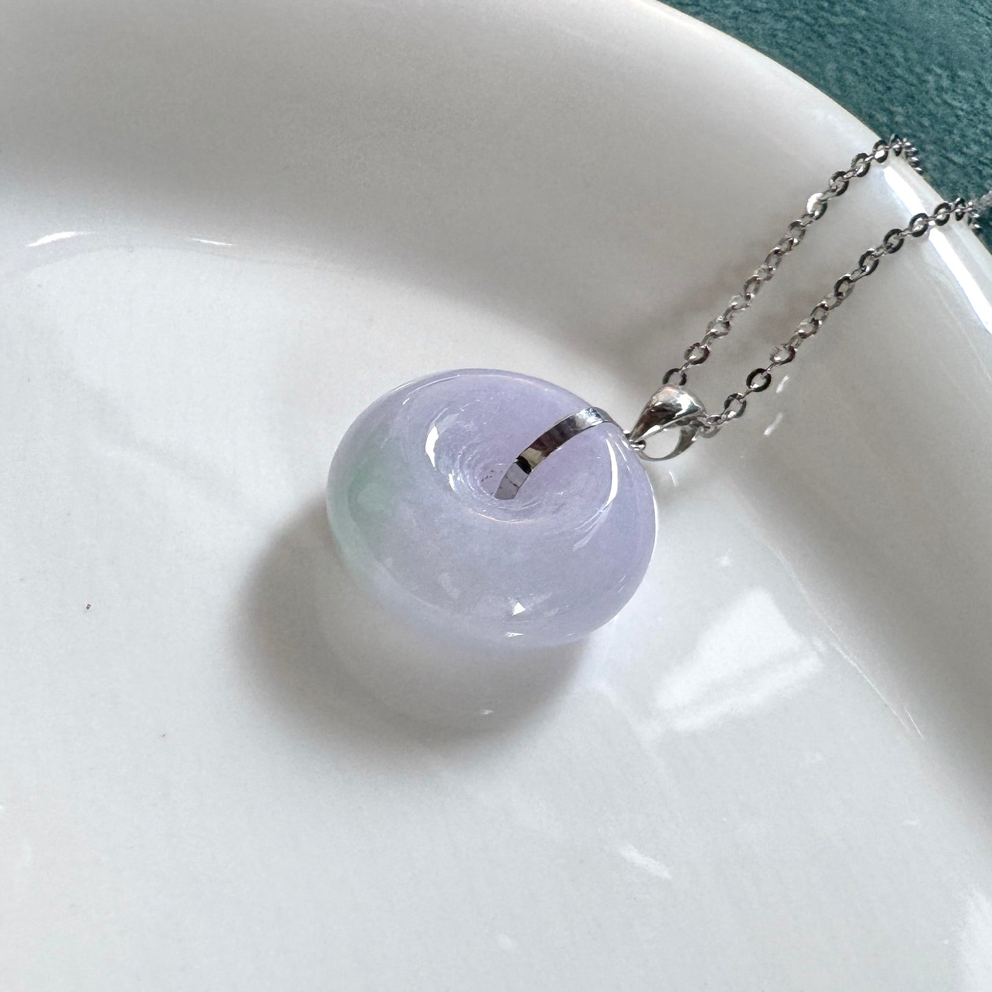 18k Gold Spring Jadeite Doughnut Pendant