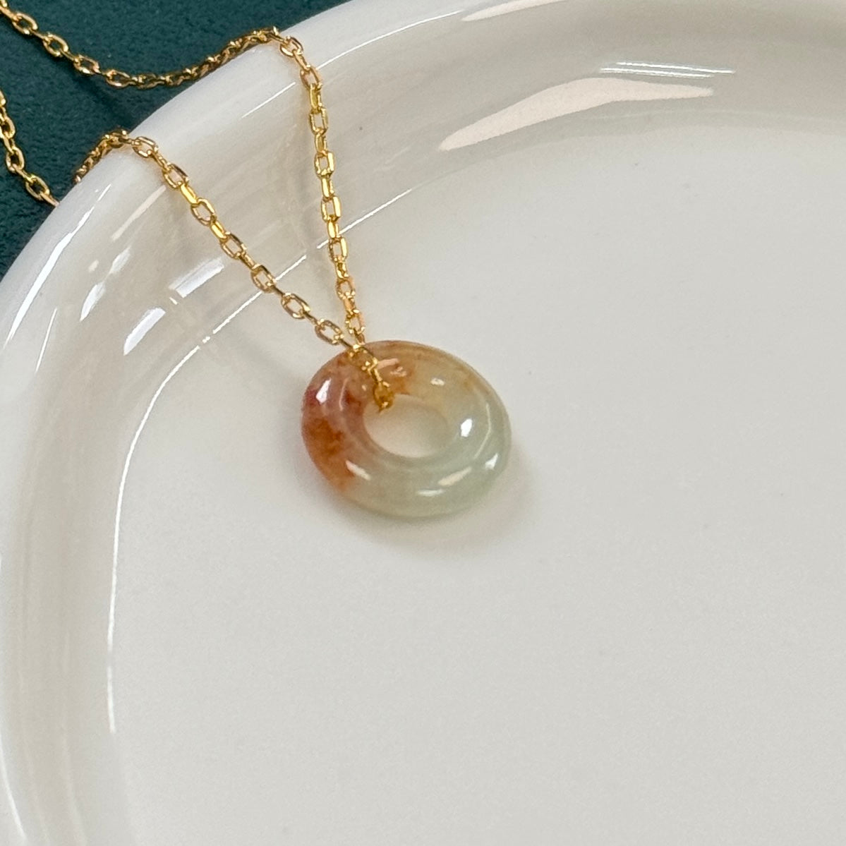 Jīn Jadeite Doughnut Necklace | 01