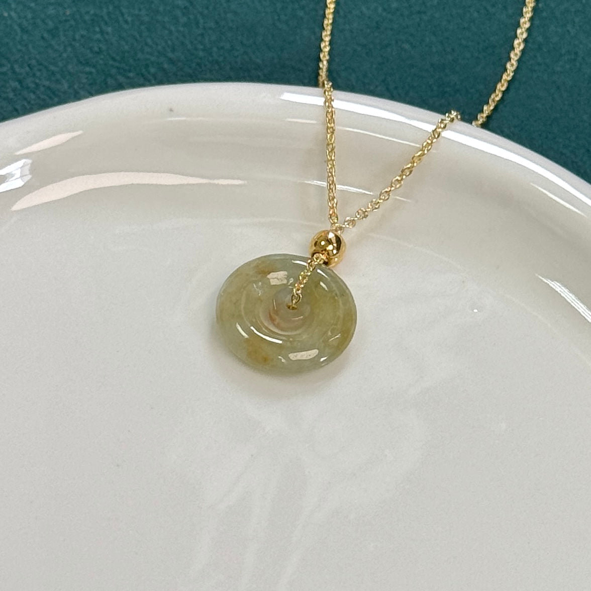 Jīn Jadeite Doughnut Necklace | 02