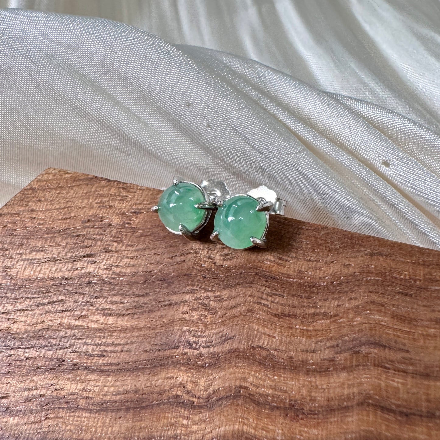 Staple Jadeite Earstuds | Green