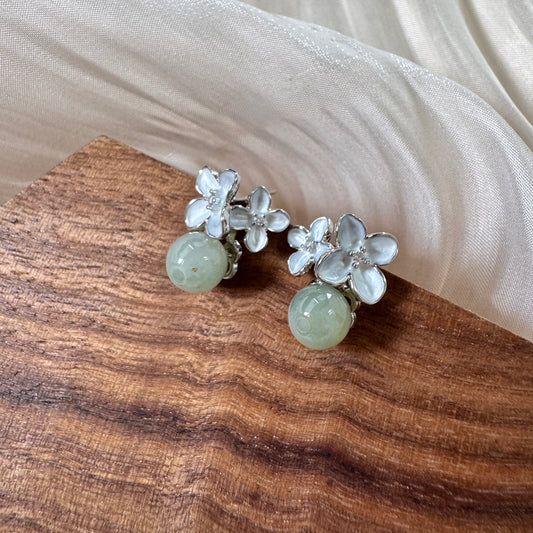 Bouquet Jadeite Earstuds