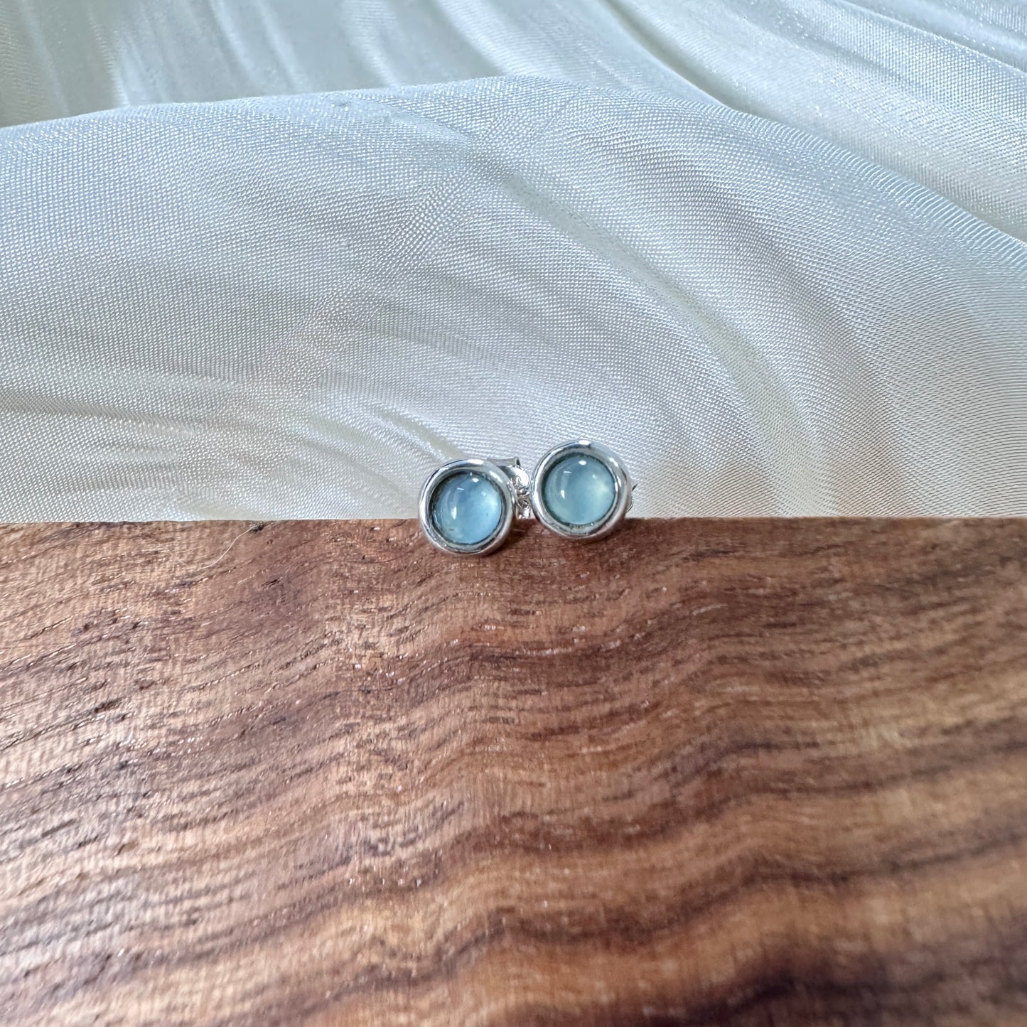 Bezel Jadeite Earstuds