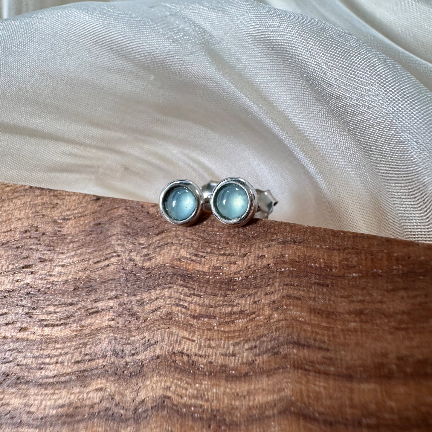 Bezel Jadeite Earstuds