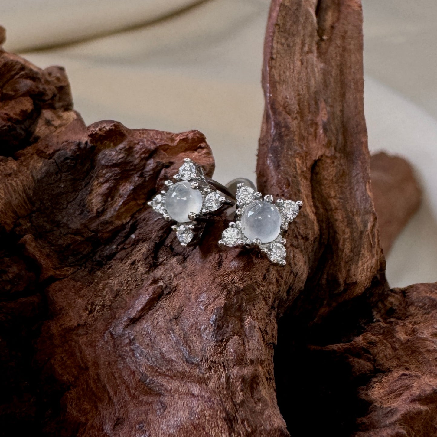 BLANC | Jadeite Earstuds