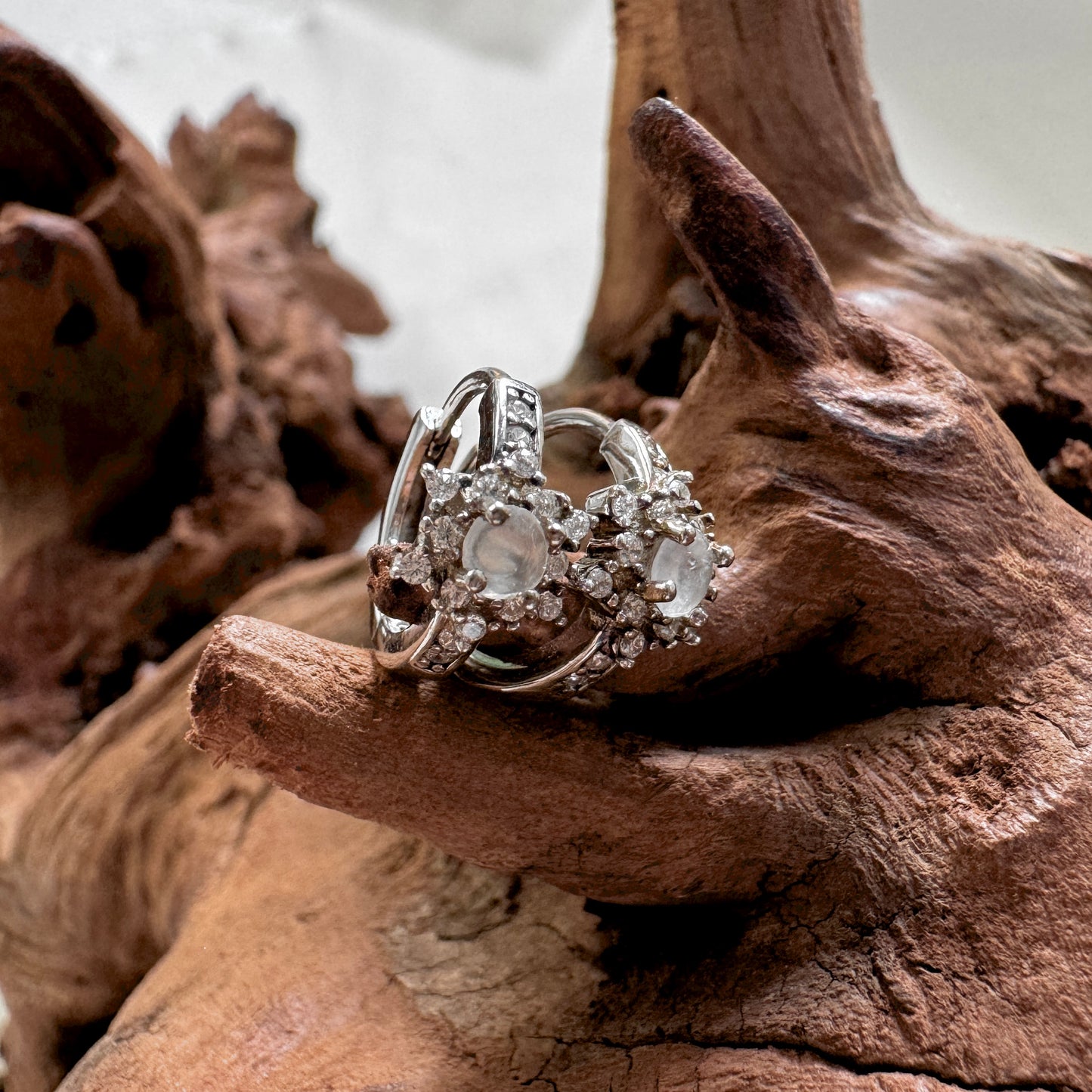 BLANC | Jadeite Huggies