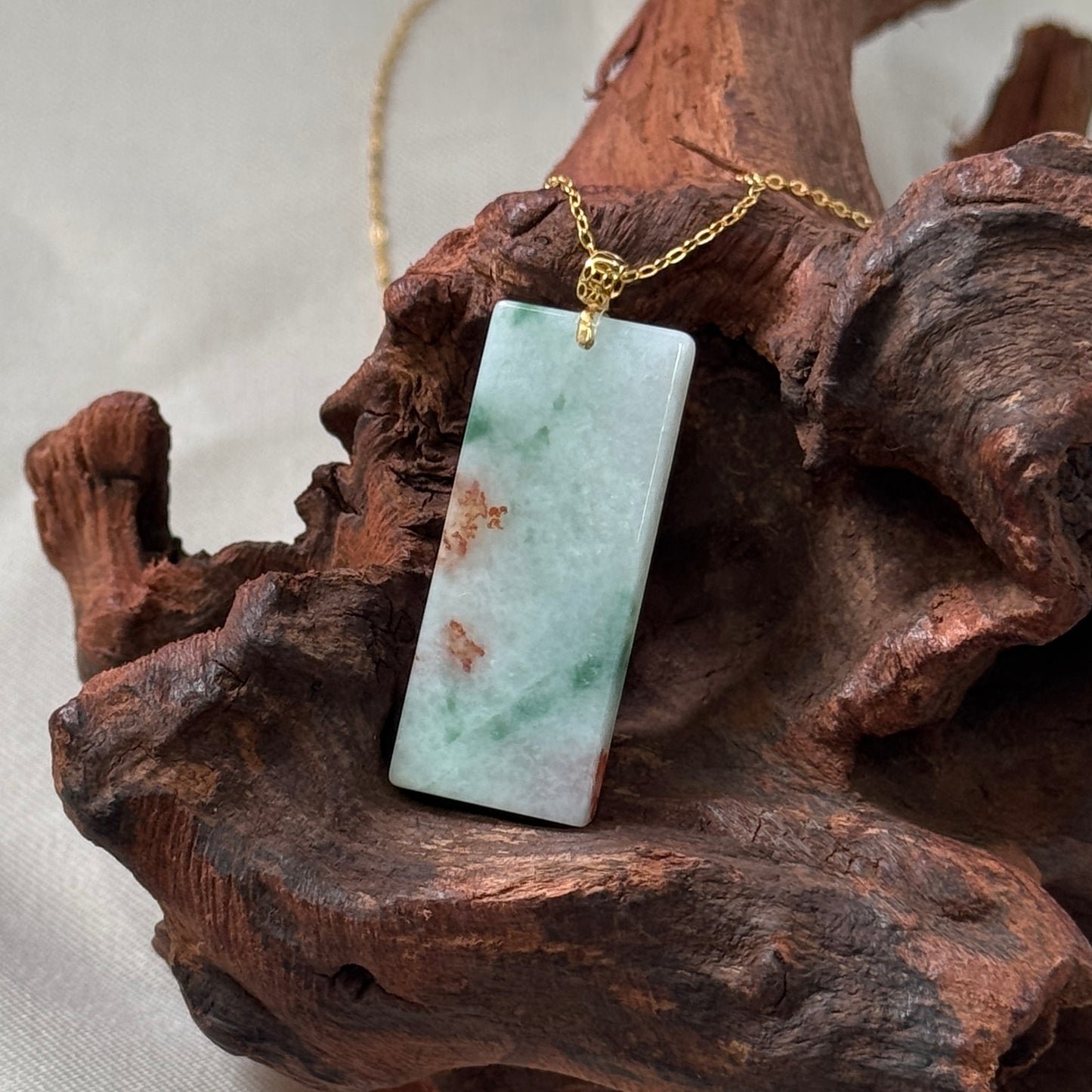 PIAOHUA | 18k Gold Jadeite Oblong Pendant