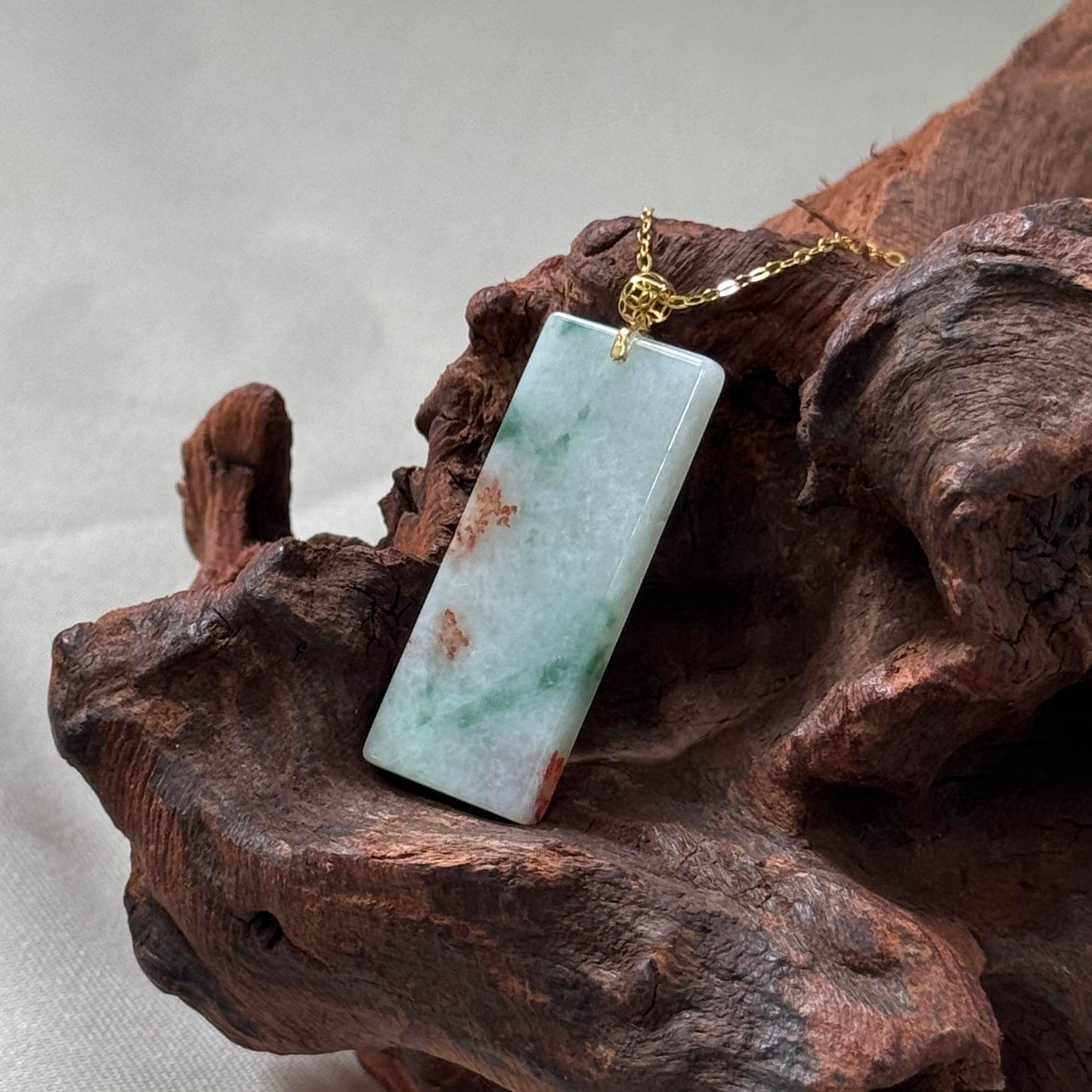 PIAOHUA | 18k Gold Jadeite Oblong Pendant