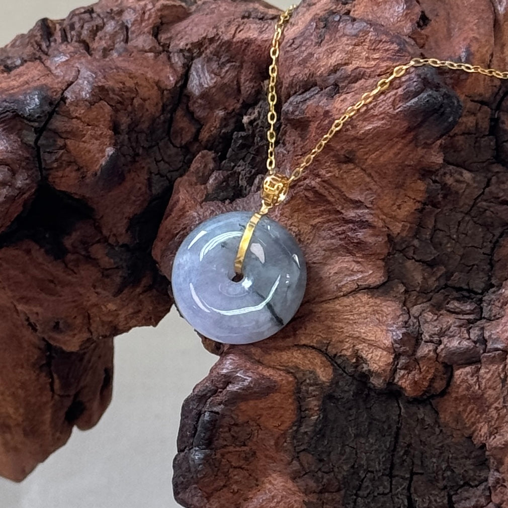 MÒ | 18k Gold Jadeite Doughnut Pendant