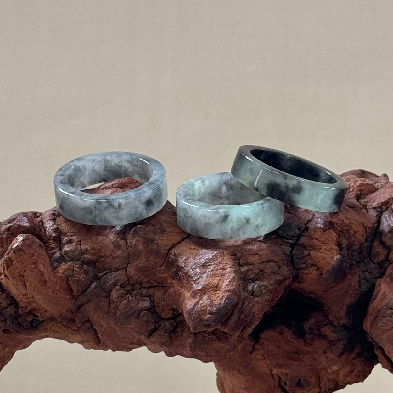MÒ | Grey Square Jadeite Ring