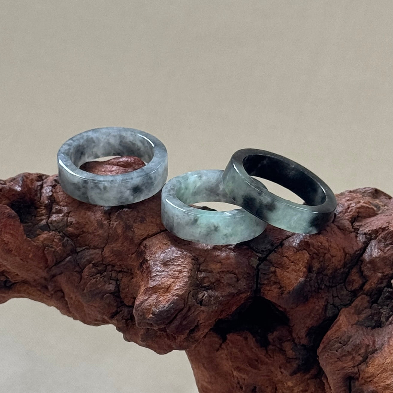 MÒ | Grey Square Jadeite Ring