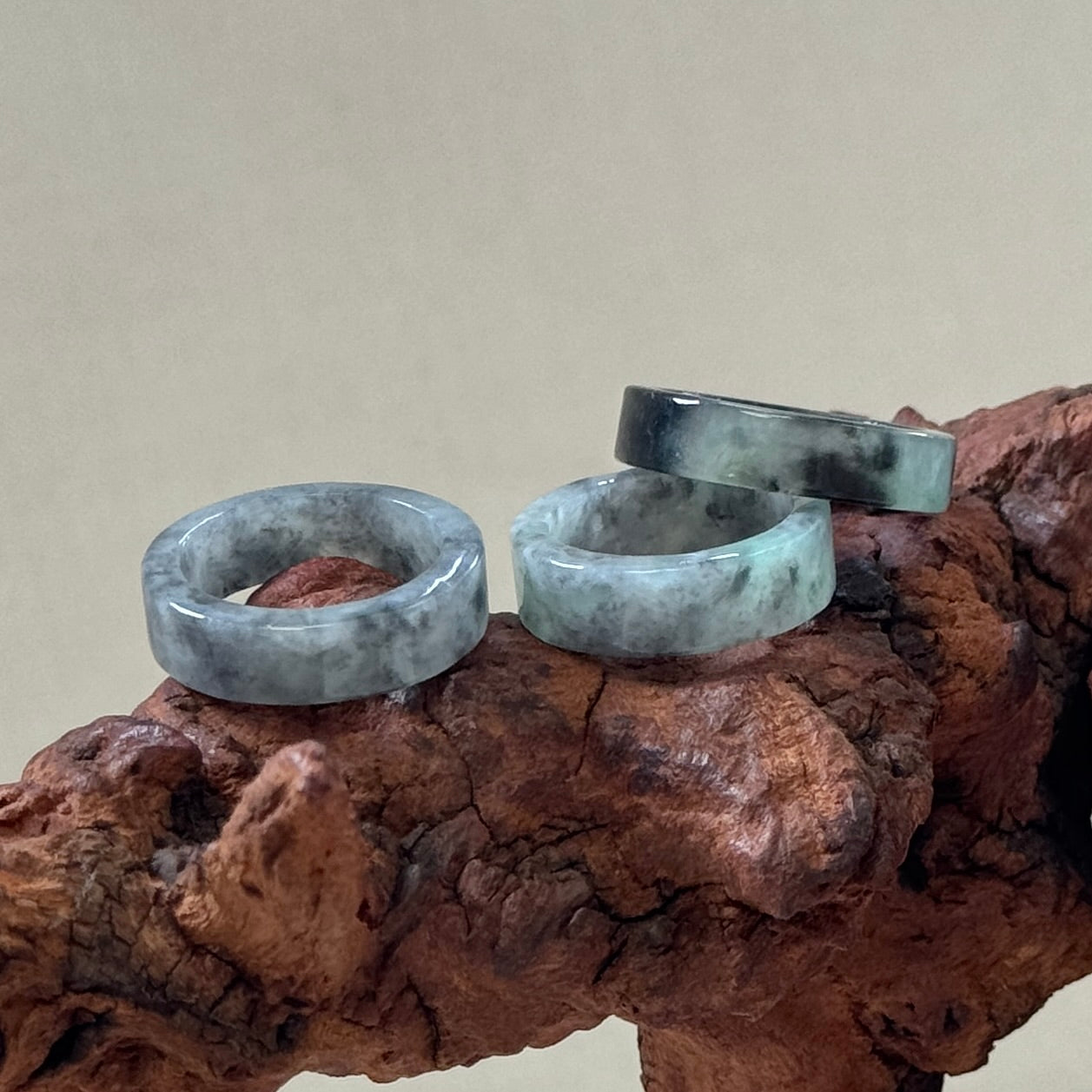 MÒ | Grey Square Jadeite Ring