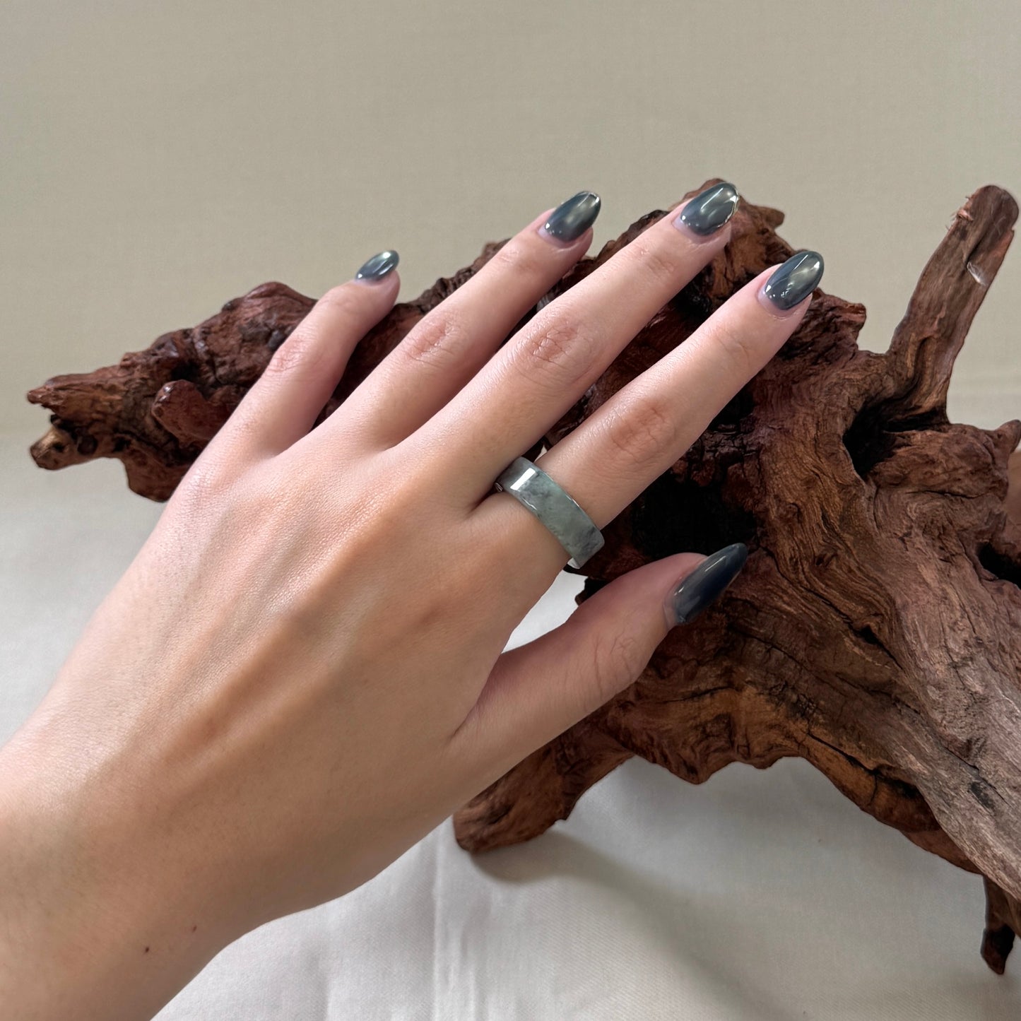 MÒ | Grey Square Jadeite Ring