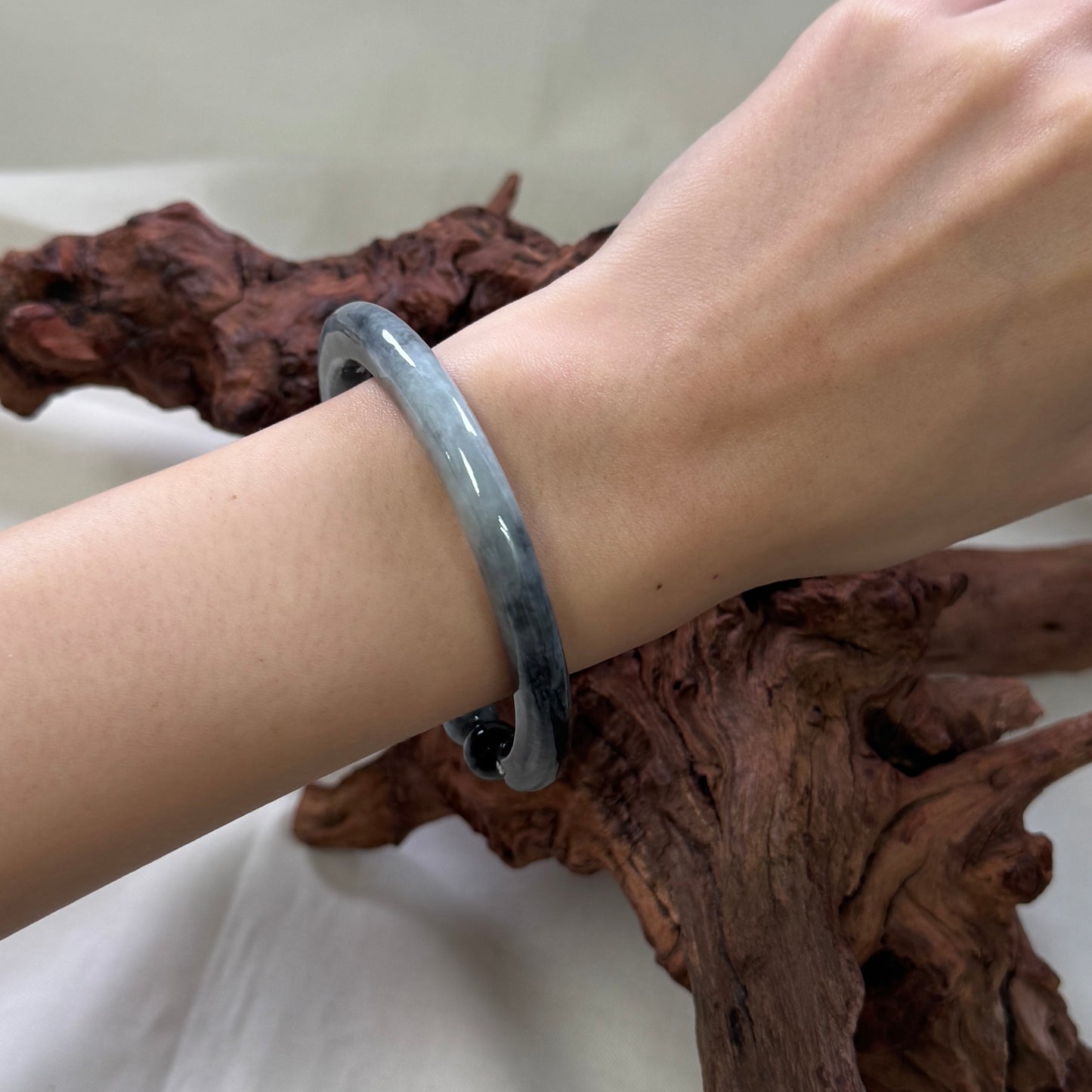 MÒ | Beaded Jadeite Half Bangle