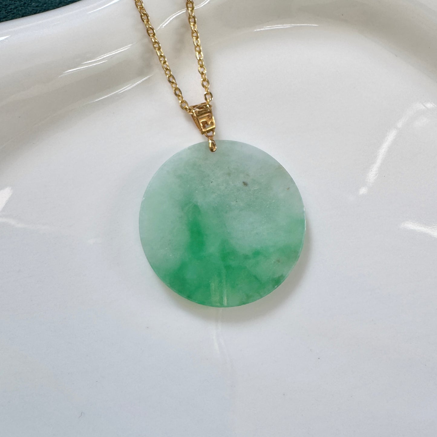 FOR HER | 18k Gold Jadeite Round Pendant