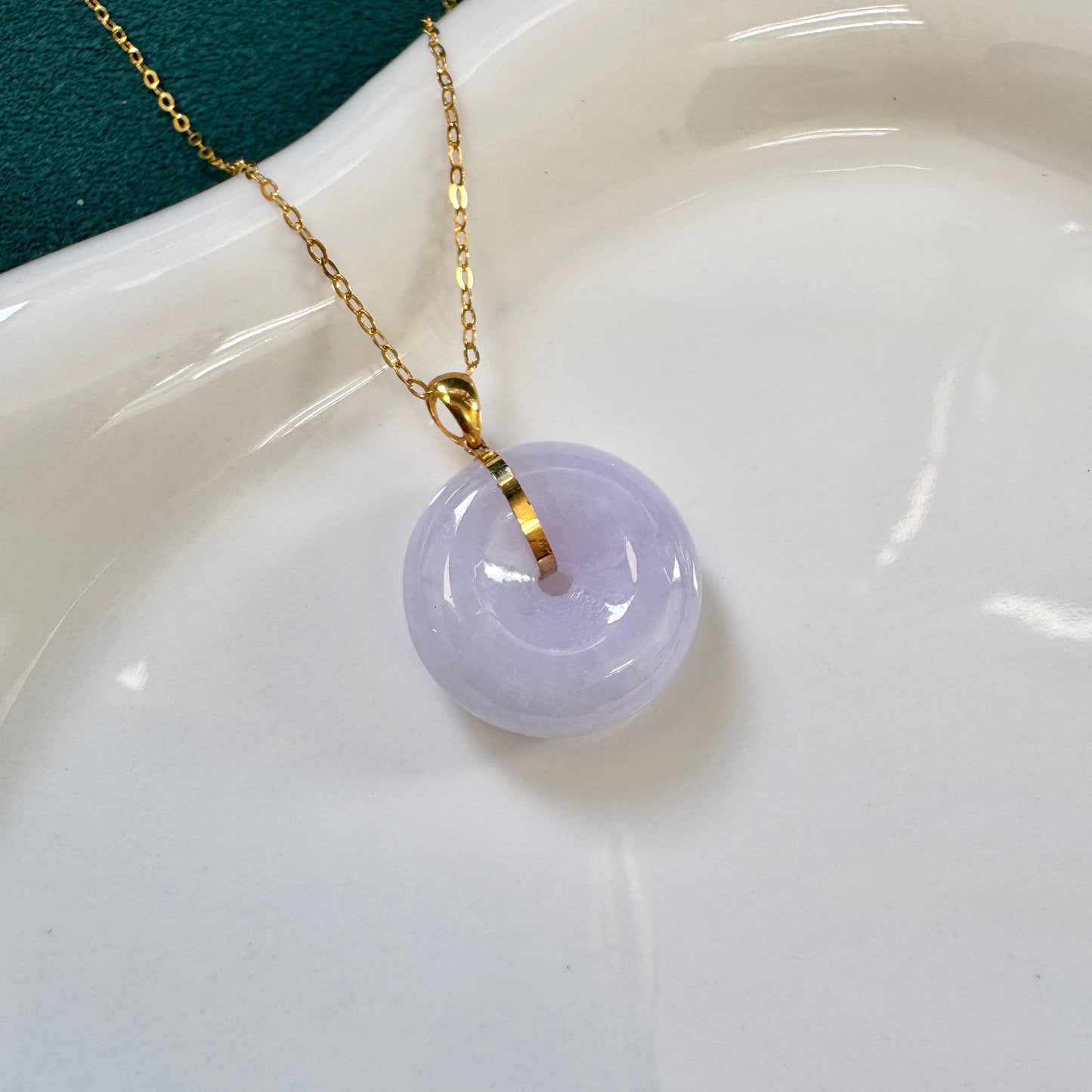 FOR HER | 18k Gold Lavender Jadeite Doughnut Pendant (YG)