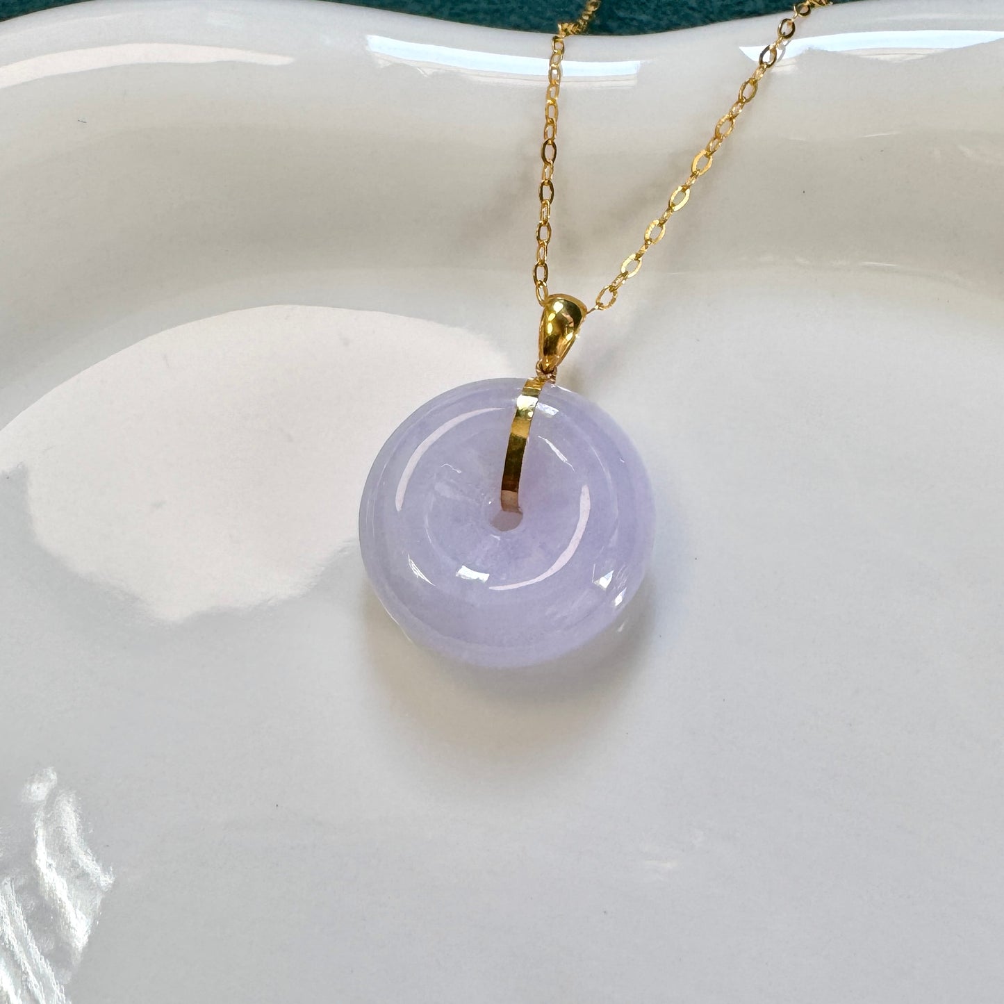 FOR HER | 18k Gold Lavender Jadeite Doughnut Pendant (YG)