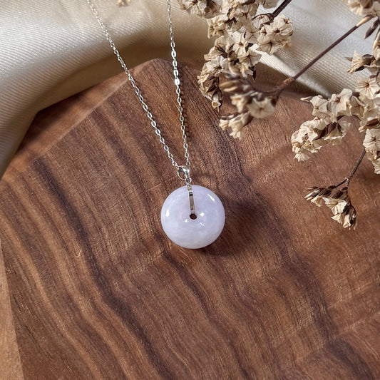 18k Gold Lavender Jadeite Doughnut Pendant