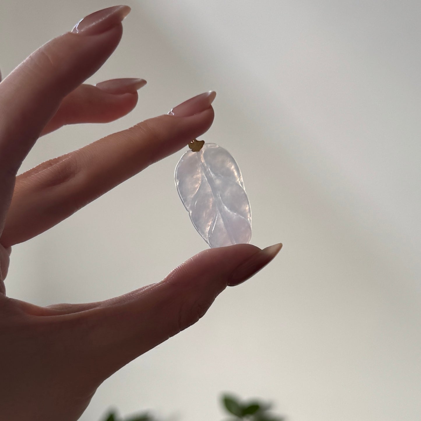 18k Gold Leaf Jadeite Pendant (icy)