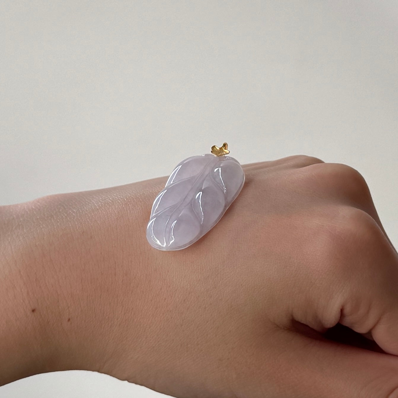 18k Gold Leaf Jadeite Pendant (icy)