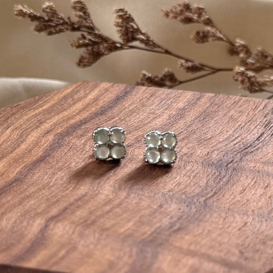 Lǜhuā Jadeite Earstuds