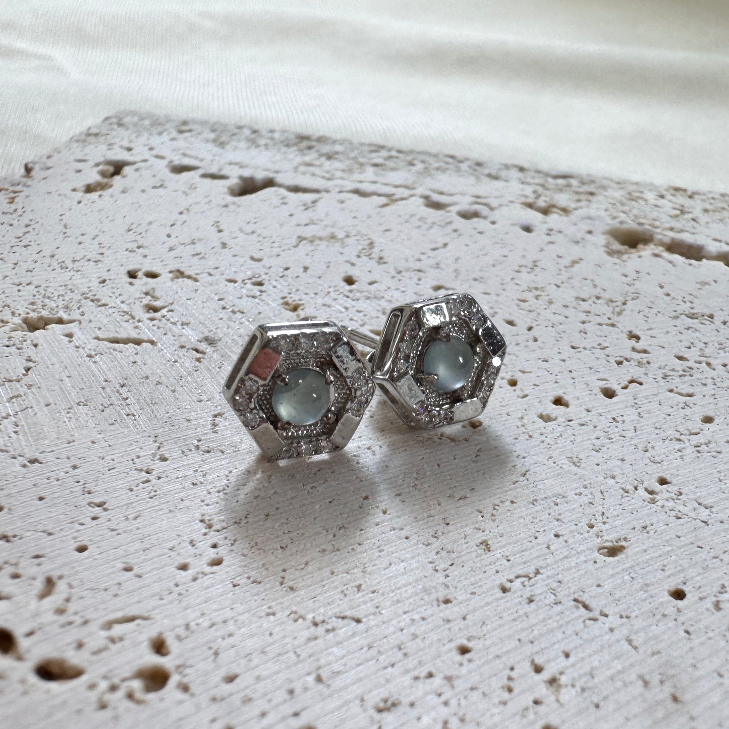 BLEU | Hexagon Jadeite Earstuds