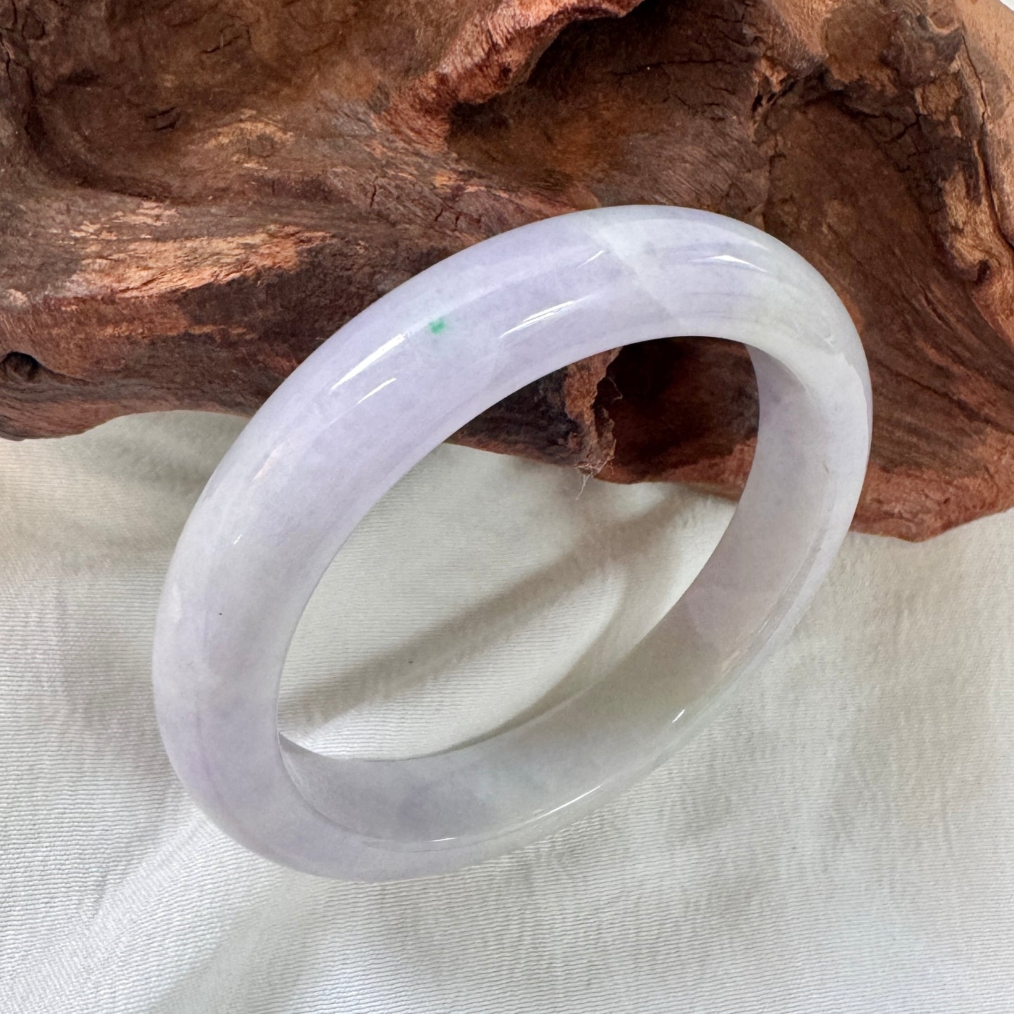 52.6 | Lavender Jadeite Bangle