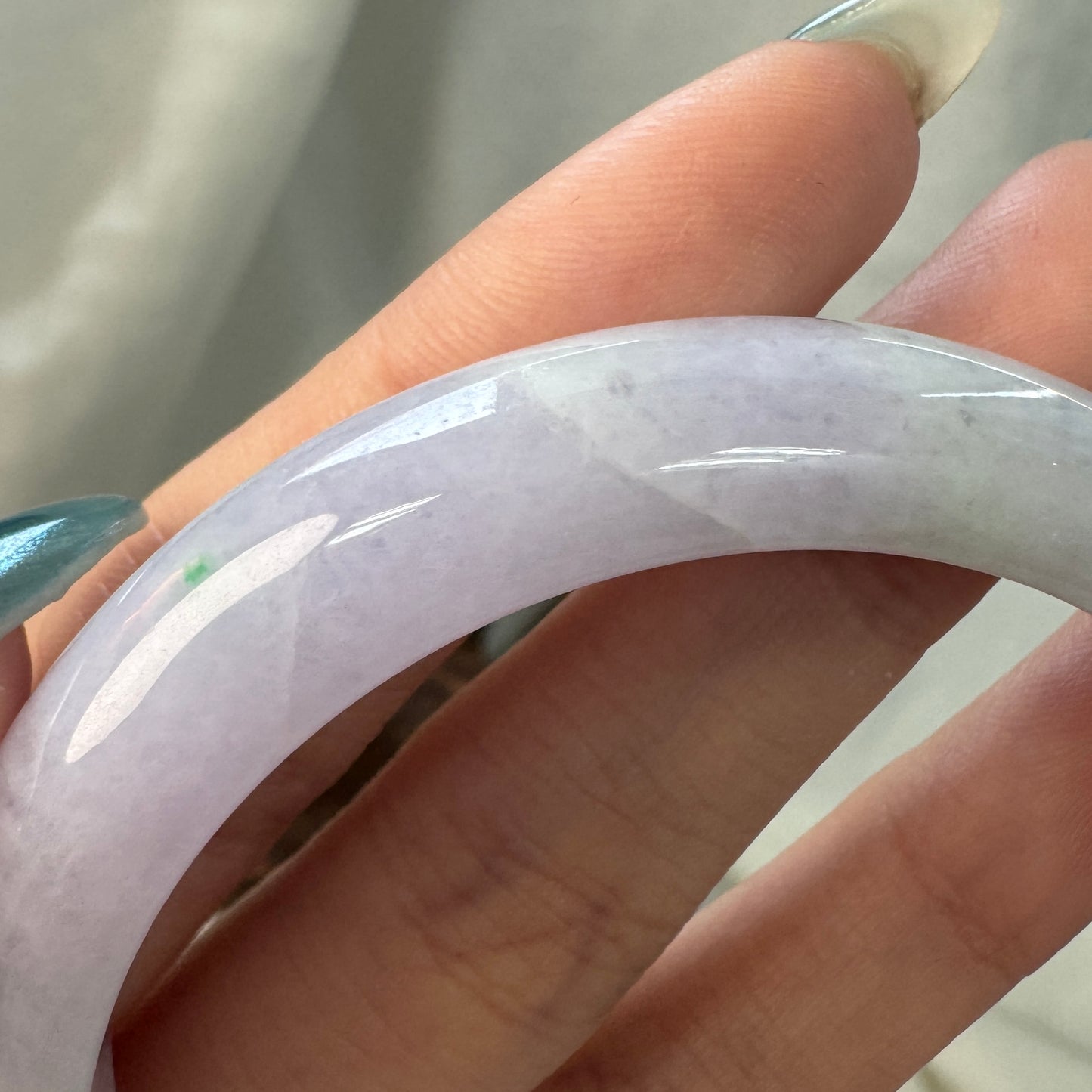 52.6 | Lavender Jadeite Bangle