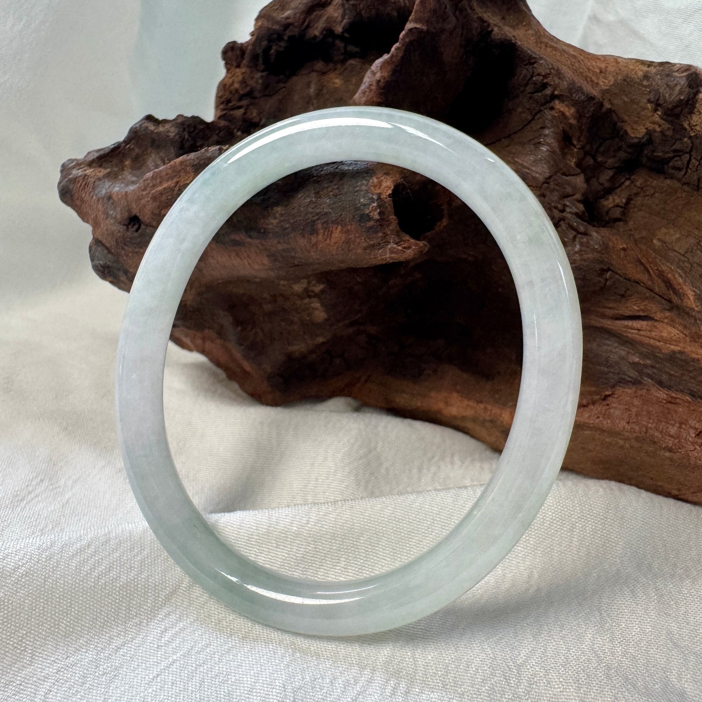50+ | Icy Green Oval Skinny Jadeite Bangle