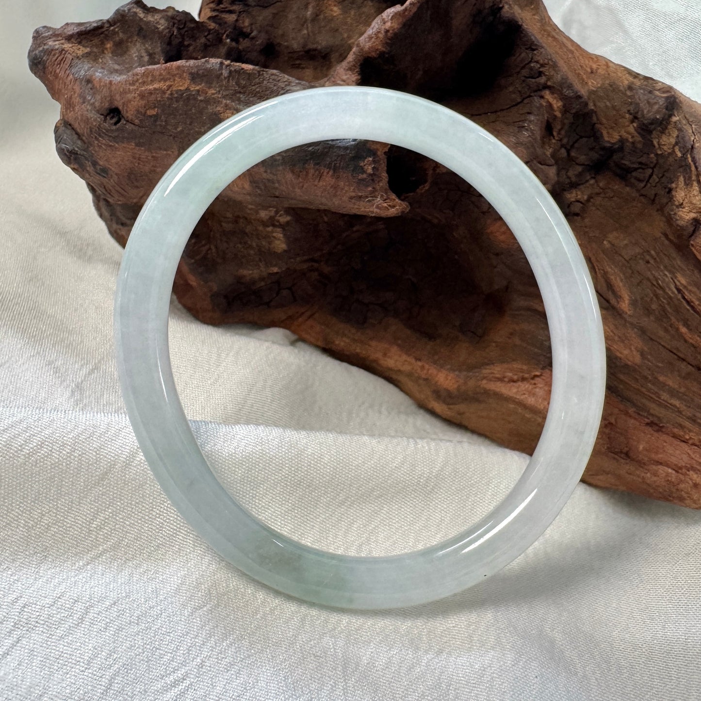 50+ | Icy Green Oval Skinny Jadeite Bangle