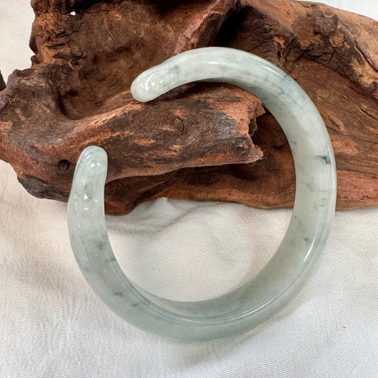 56.2 | Carved Paws Jadeite Bangle