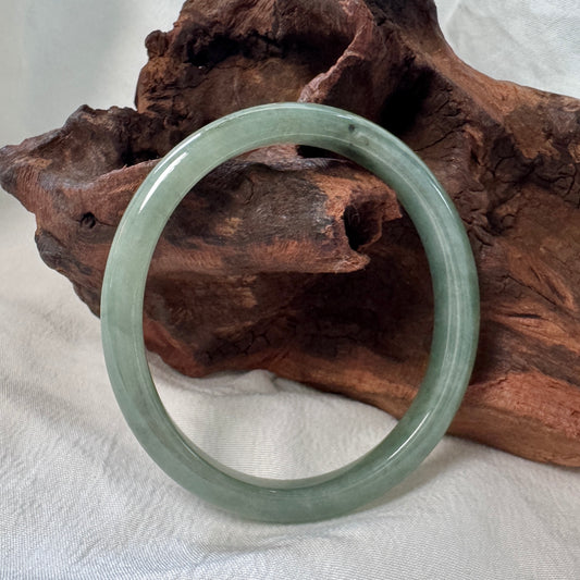 51+ | Fern Green Oval Jadeite Bangle