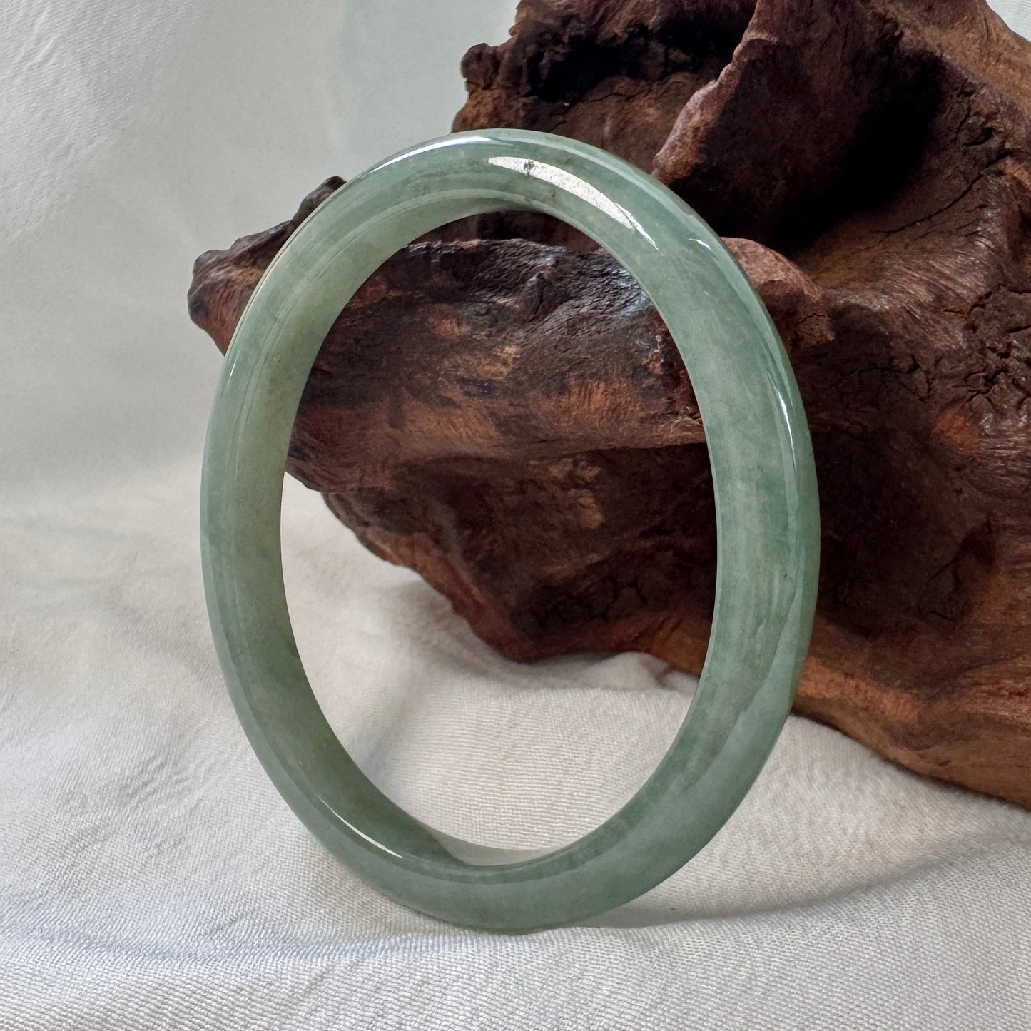 51+ | Fern Green Oval Jadeite Bangle