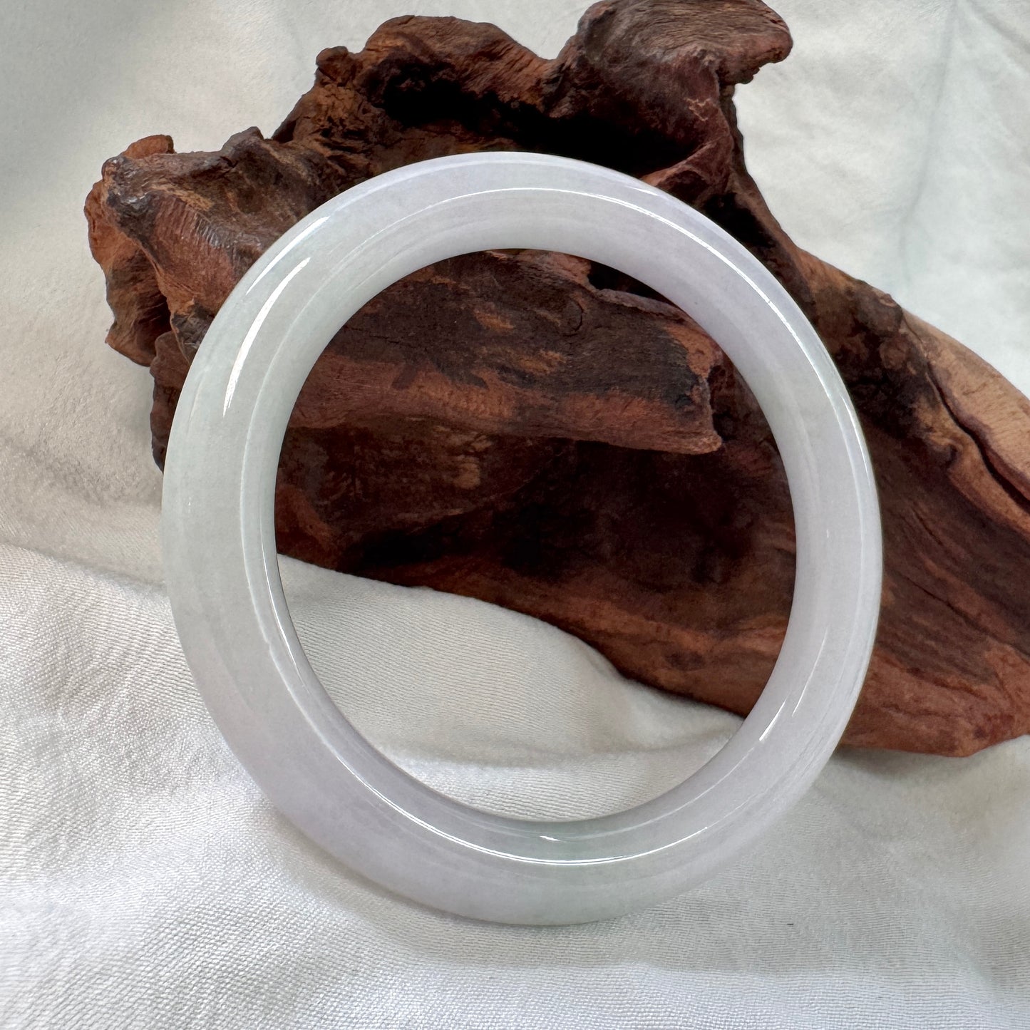 57.3 | Pale Purple Jadeite Bangle