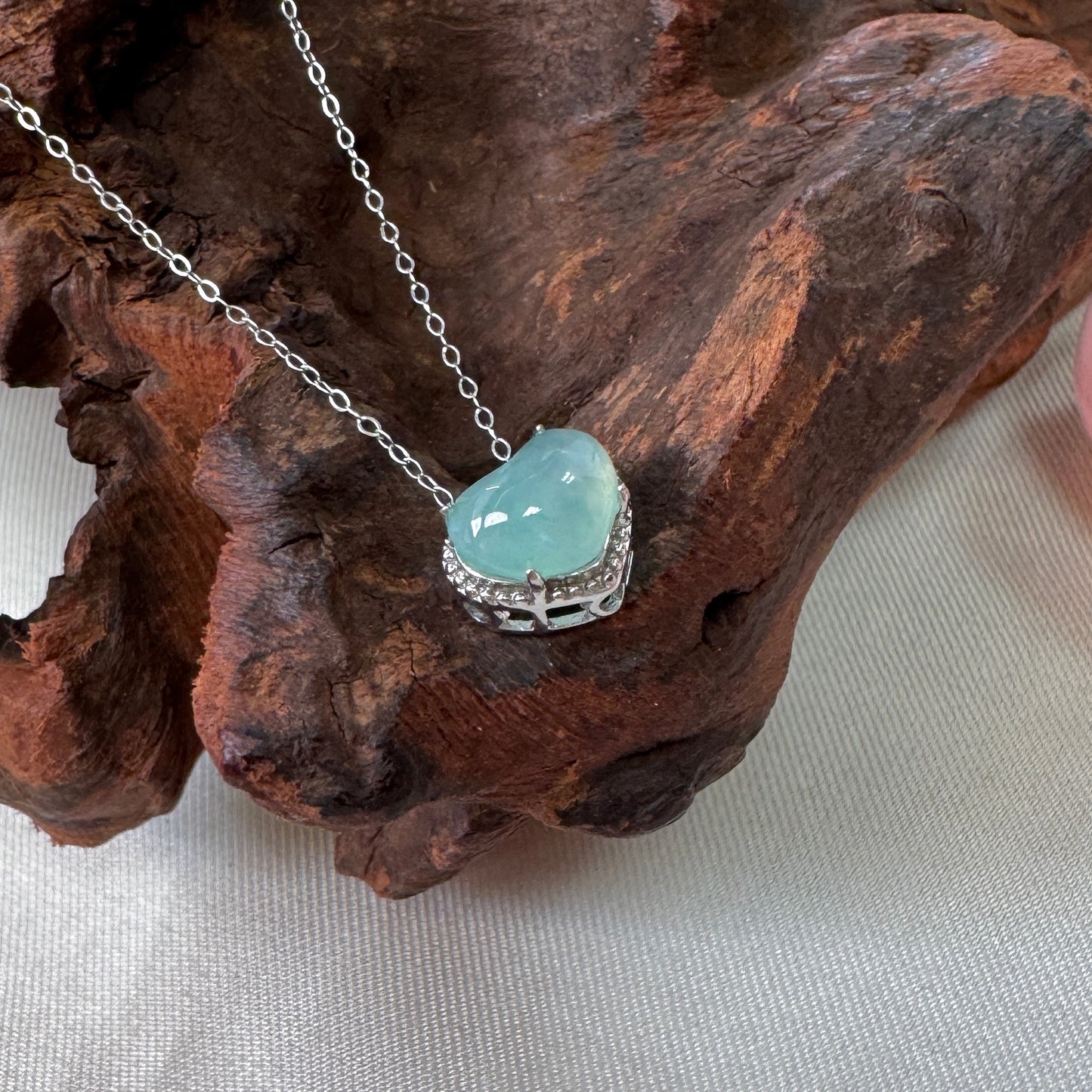 XOXO | Green Heart Jadeite Necklace